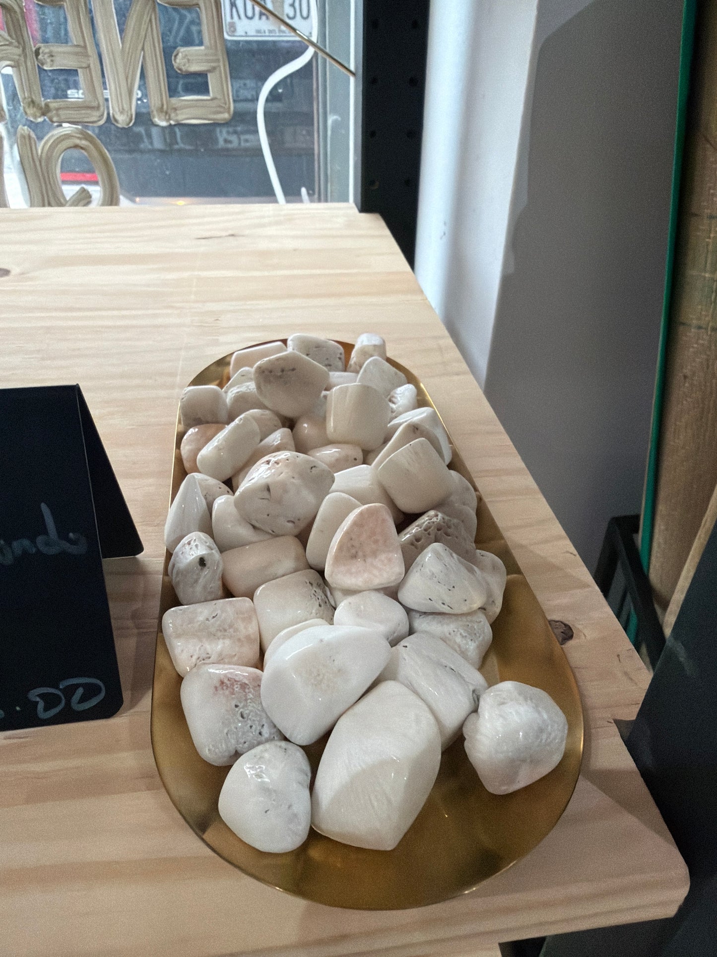 Scolecita en Piedra Pulida blanca