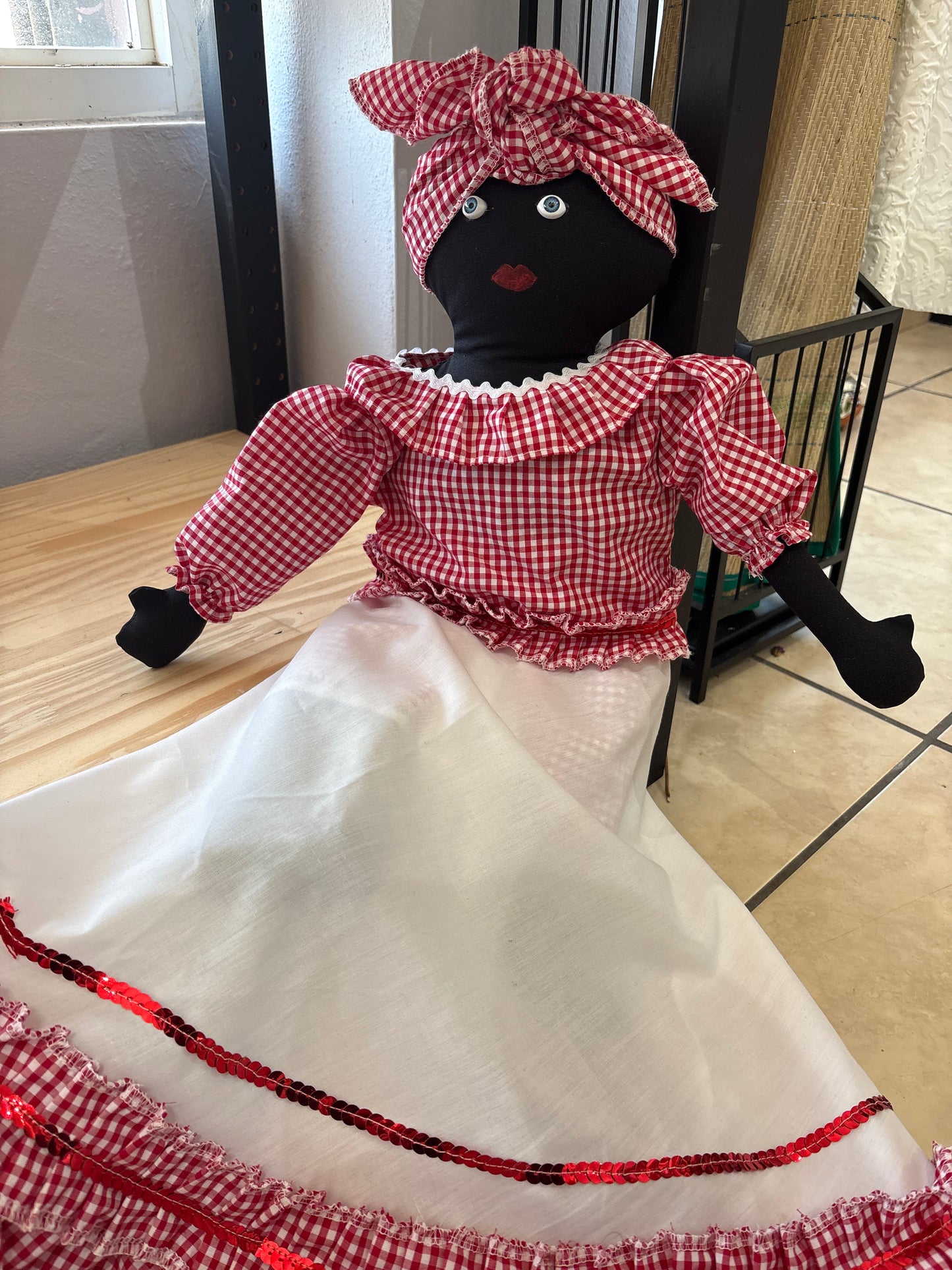 Muñeca blanca y roja | Representación madama , espiritismo (copia 4)