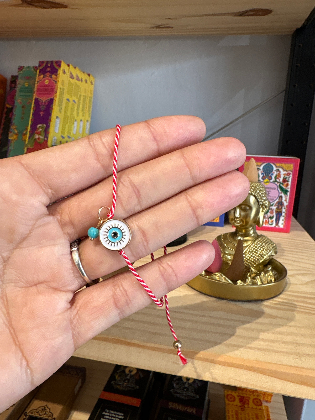 Pulsera Roja y blanca con ojo