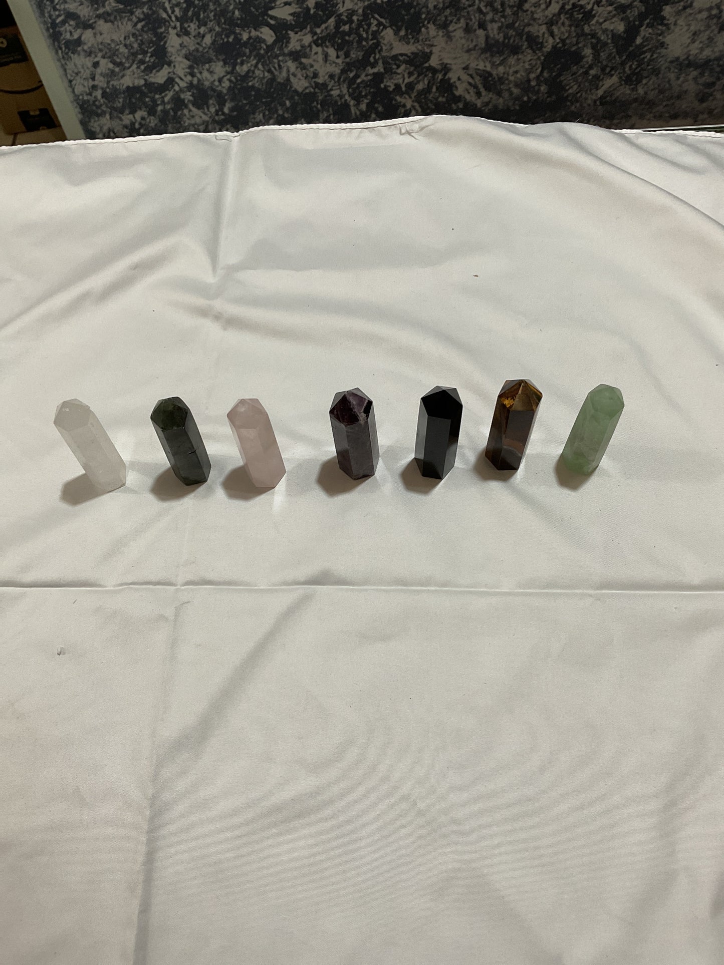 Torre de Cuarzo Rosa 6 Caras (2.7”–3.1”) | Cristal Natural para Amor y Energía Positiva