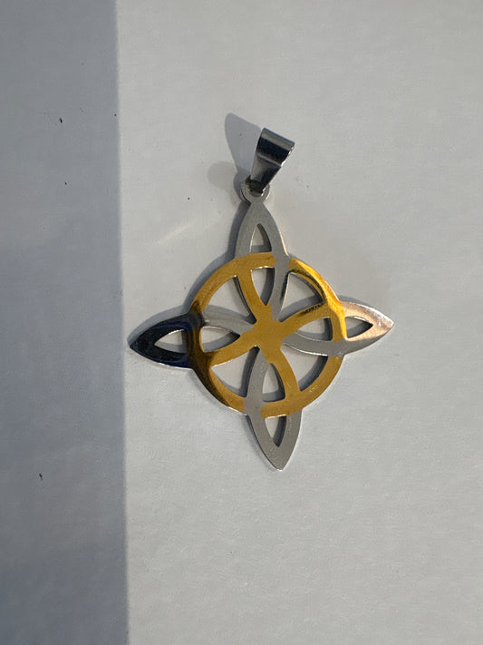 pendant de nudo de bruja plata y oro | proteccion contra malos ojos , proteccion