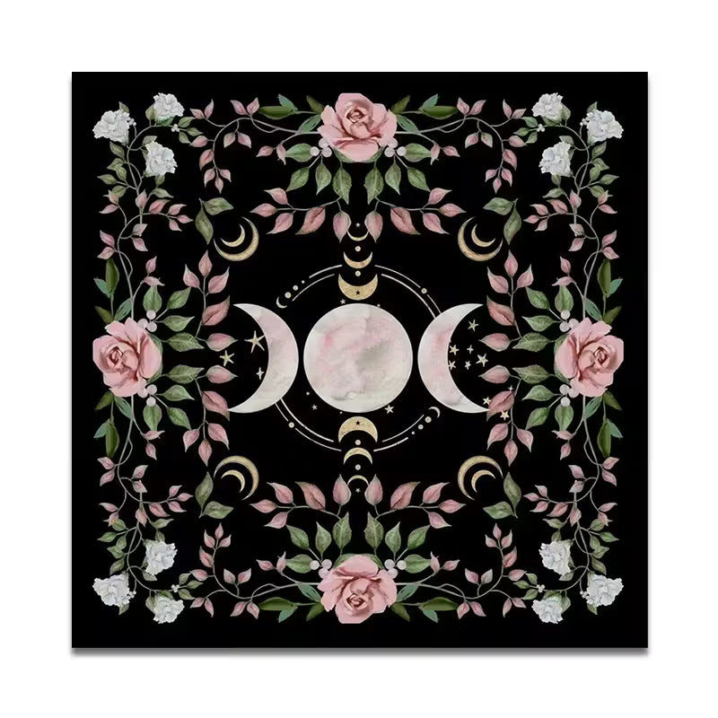 Paño de Altar Triple Luna | Tapete de Tarot con Rosas Rosadas y Diseño Celestial Místico