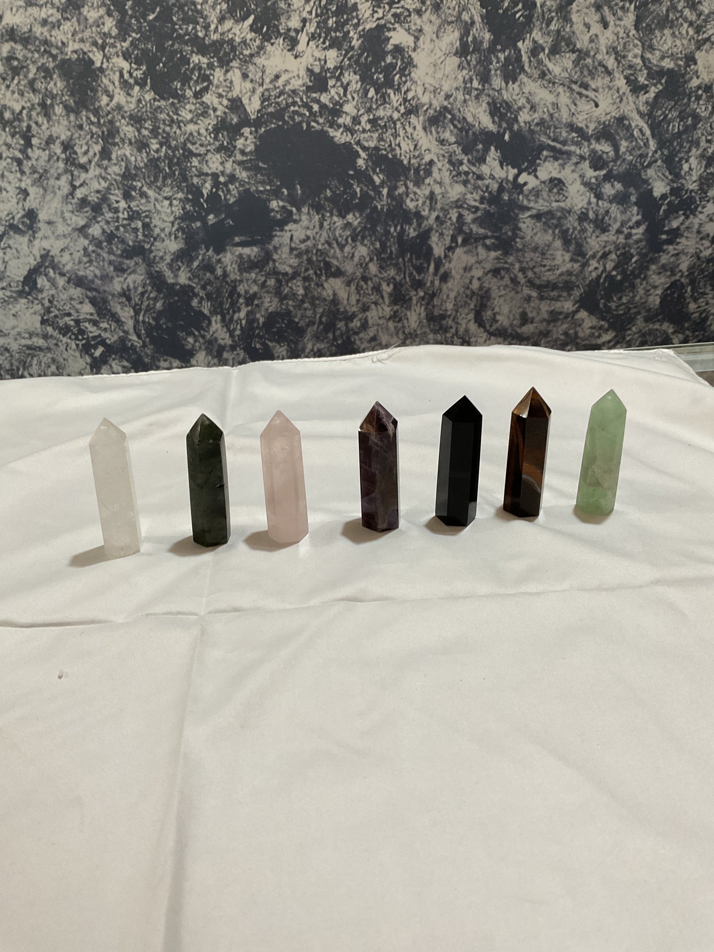 Torre de Cuarzo Rosa 6 Caras (2.7”–3.1”) | Cristal Natural para Amor y Energía Positiva