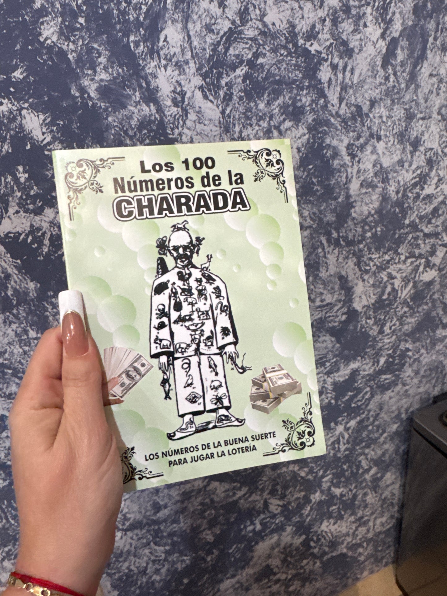 Libro los 100 numeros de la Charanda